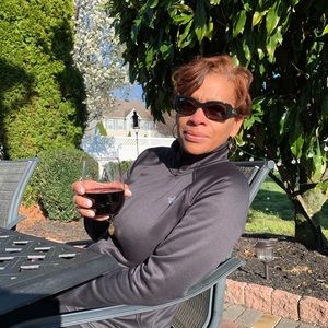 Meet your Posher, Crystal